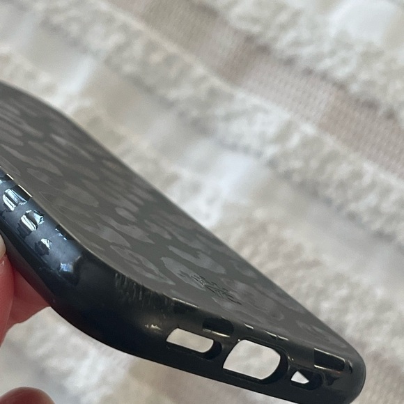 VELVET CAVIAR Black Leopard Cheetah Print iPhone 13 Case - Picture 5 of 6